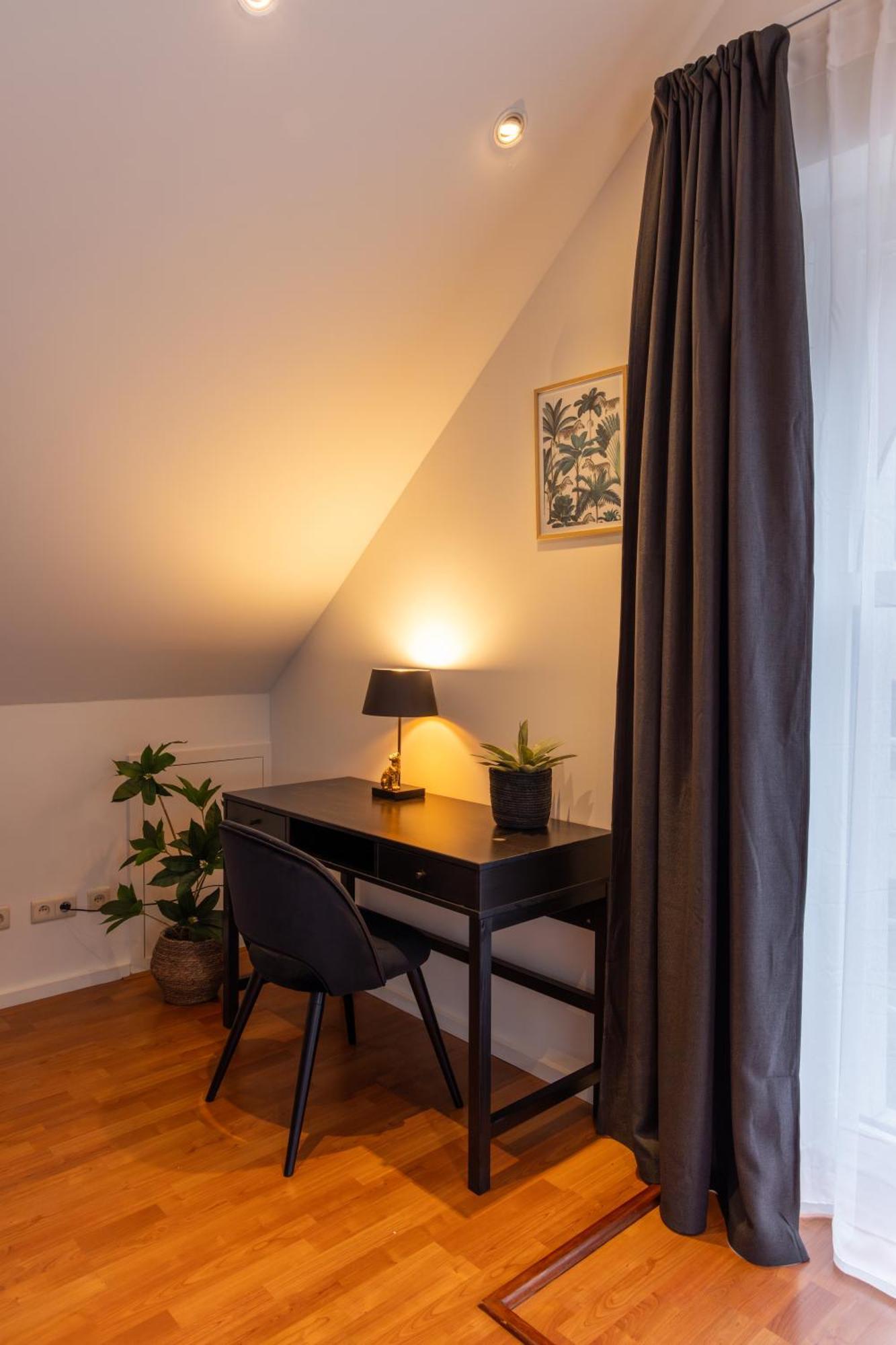 אאוד - הברלי Hotel & Apartments Bibois Leuven מראה חיצוני תמונה